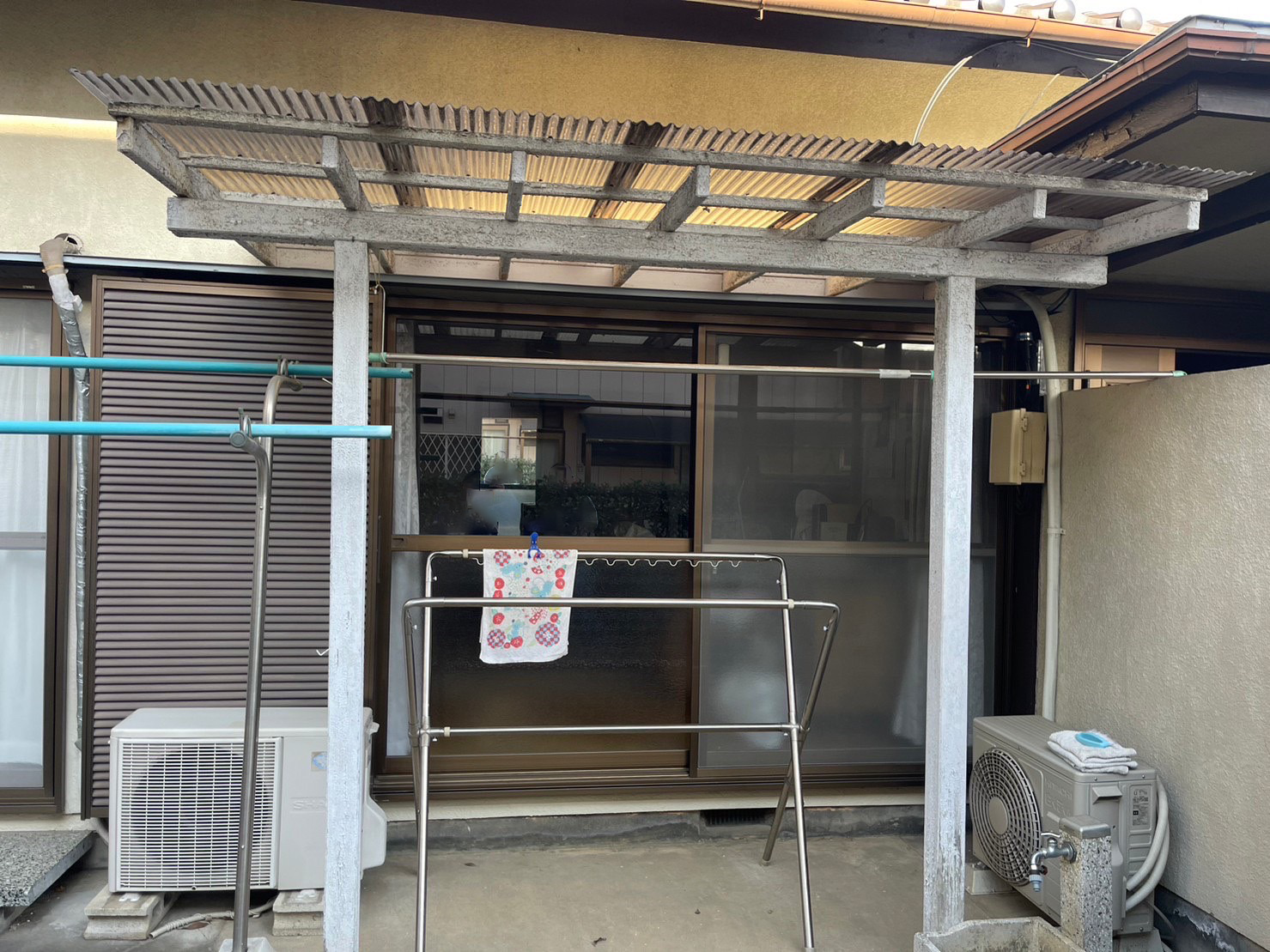 川口市外壁施工前の写真。写真の中央に差し替えてくださいBEFOEREの文字