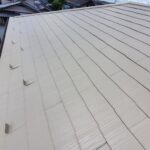 岩兼ホームテックのオリジナル塗料を使って塗装された屋根
