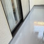 ぬらぬらに塗られたベランダ防水