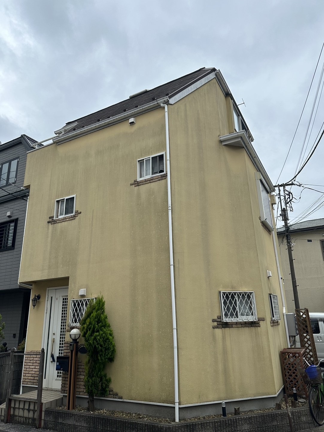 市川市大和田にて外壁塗装工事をさせていただきました
外壁:インディフレッシュセラ