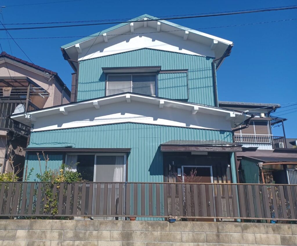 春日部市備後東にて外壁塗装工事をさせていただきました 日本ペイント ファインパーフェクトトップ ND-050