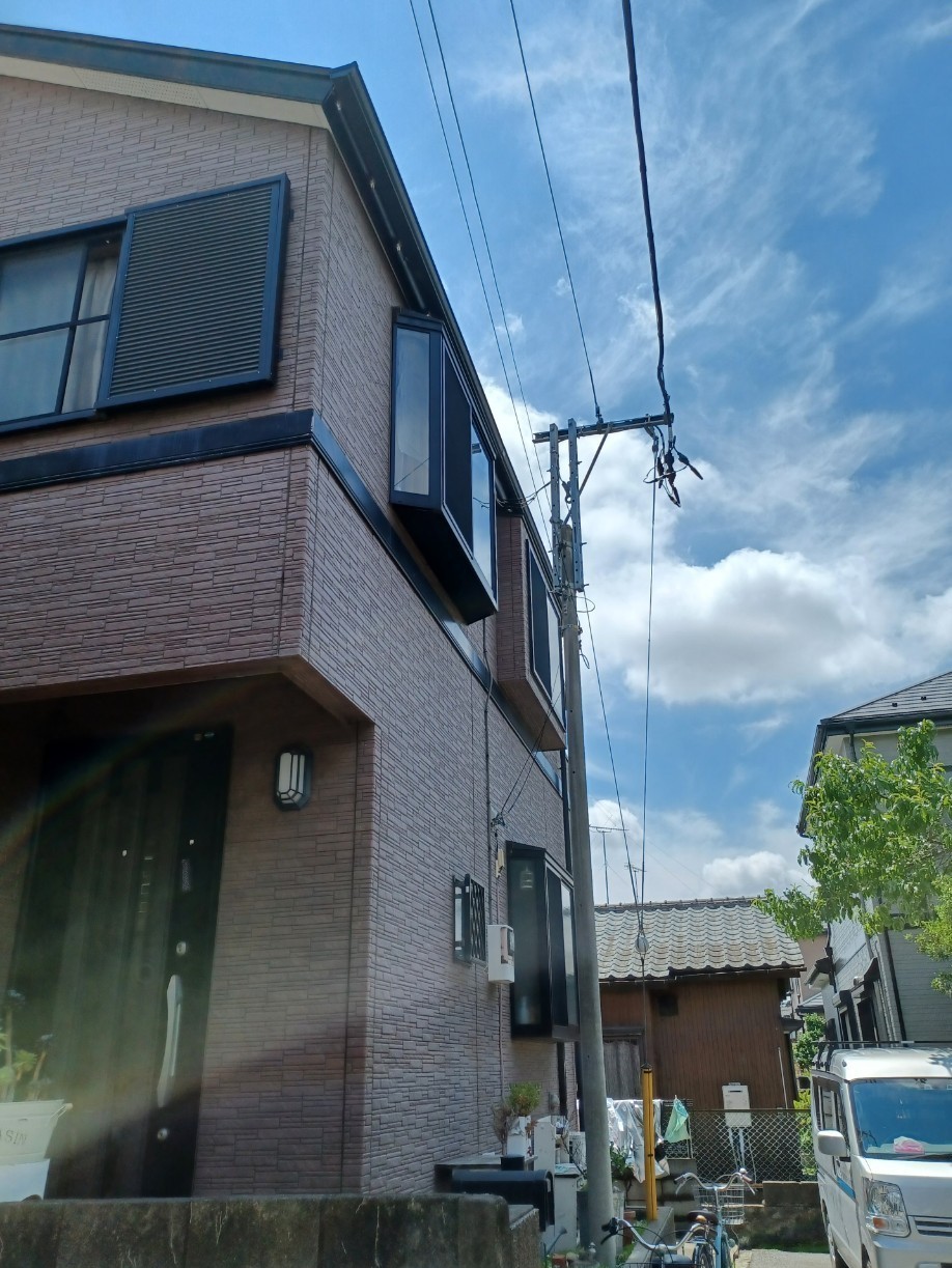 越谷市下間久里にて外壁塗装工事をさせていただきました
外壁:ハイパーユメロック 75-20D