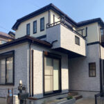 柏市西町のダブルトーン工法で塗装された外壁の戸建て住宅