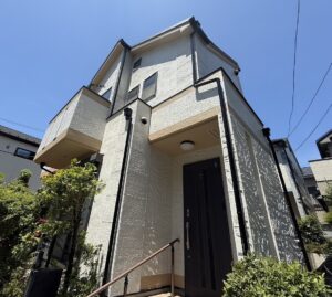 川口市差間にて 外壁塗装工事をさせていただきました　　　 岩建ホームテックオリジナル　スーパープロガードフッ素 IW-005