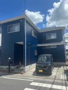 三郷市栄の屋根上葺き・外壁塗装工事施工後の様子