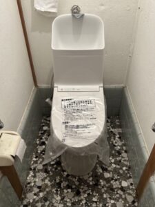 越谷市元柳田町のトイレ交換工事後の様子