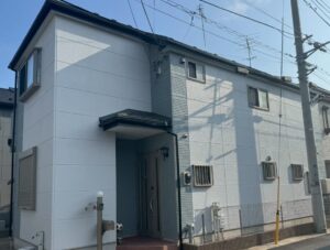 白い壁の家、柏市大塚町の外壁塗装後の美しい仕上がり