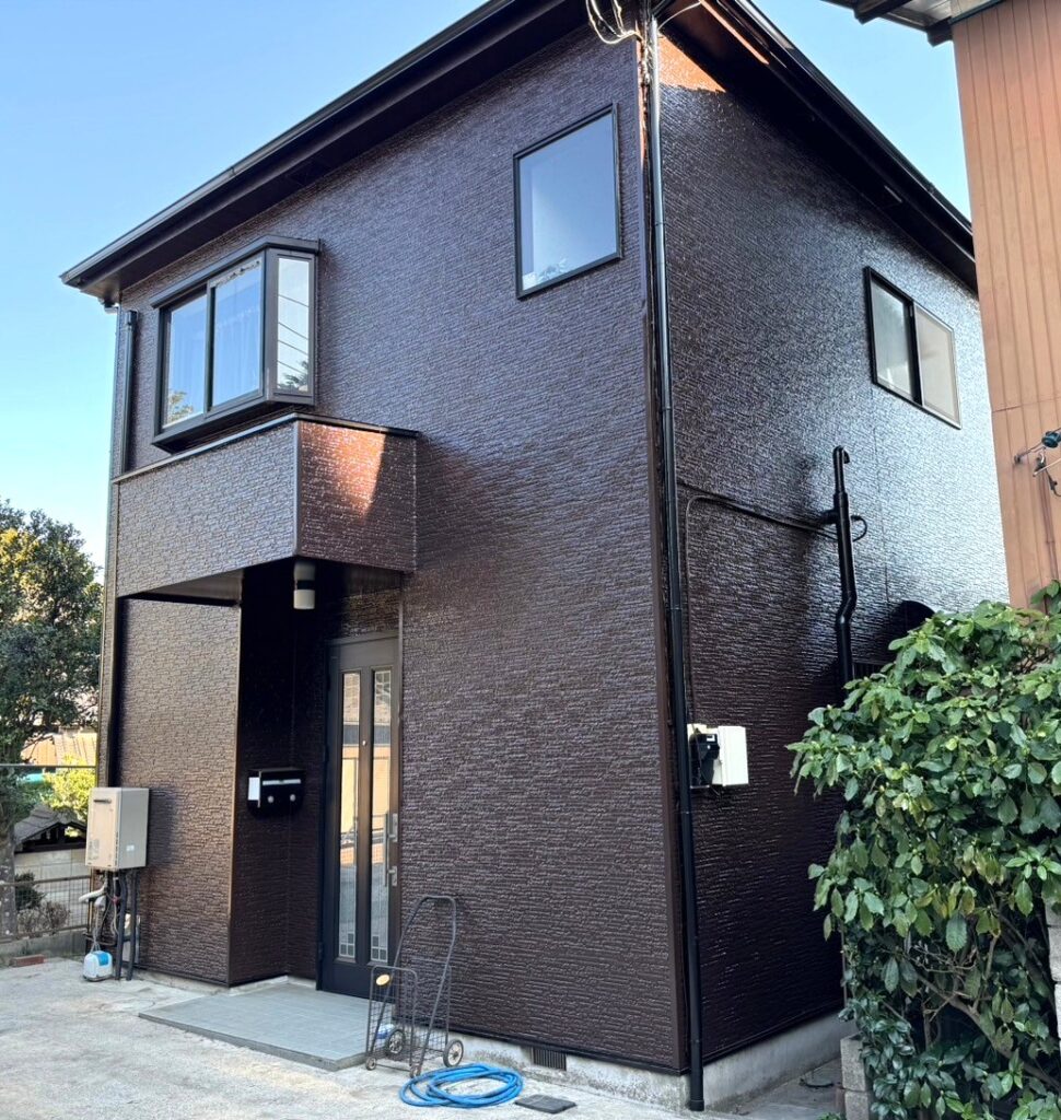 柏市高田にて外壁塗装工事をさせていただきました ロックペイント ハイパーユメロック RP255