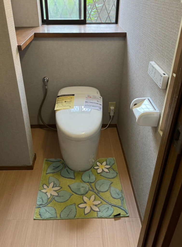 柏市緑ヶ丘にてトイレ交換工事をさせていただきました TOTO ネオレストRS