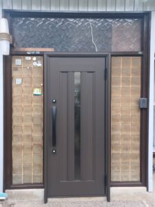 越谷市赤山町玄関ドア交換工事施工後