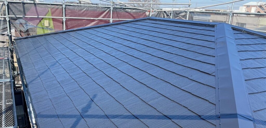 川口市前川にて屋根塗装工事をさせていただきました 屋根塗料:日本ペイント サーモアイ4F