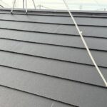 川口市源左衛門新田にて屋根上葺き工事をさせていただきました 屋根建材：アイジー工業　スーパーガルテクト　Sシェイドブラック