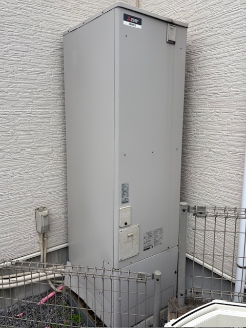 越谷市谷中町エコキュート交換工事施工前