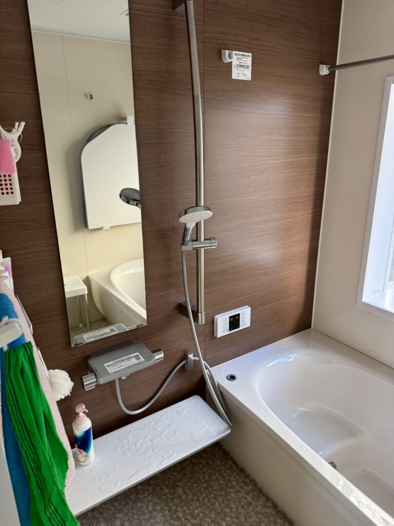 柏市吉野沢　ユニットバスを交換して綺麗になった様子