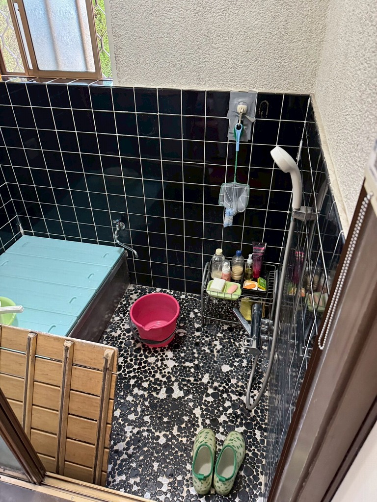柏市中新宿のユニットバス交換前の浴室