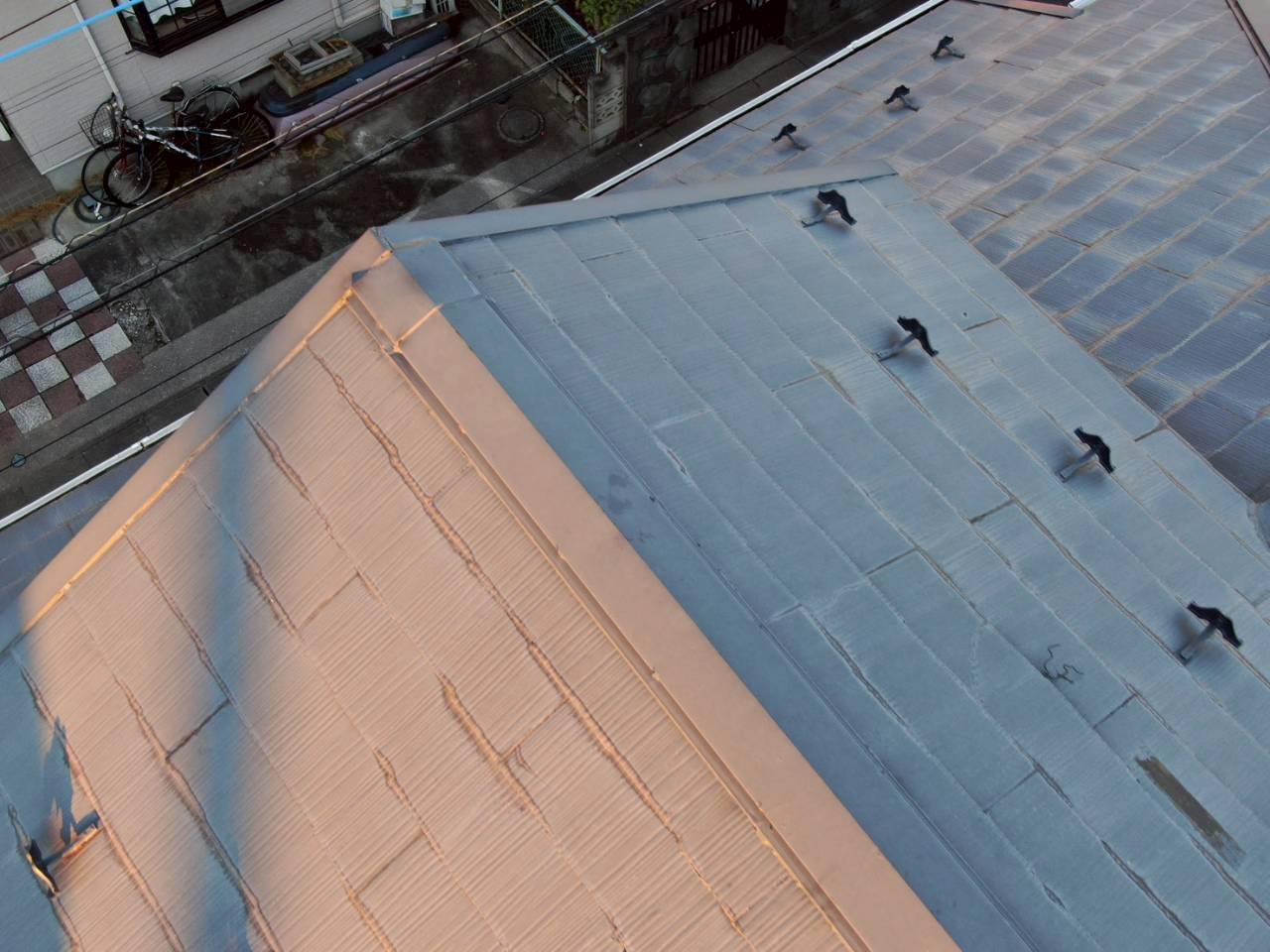 越谷市宮本町屋根上葺き工事施工前