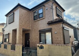 外壁塗装工事後の美しい家の様子