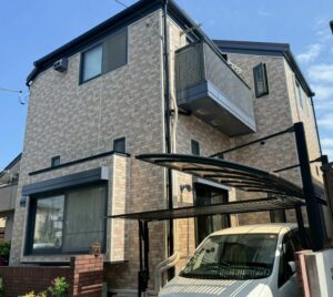 柏市新富町の家、施工後の外壁サイディングが際立っています