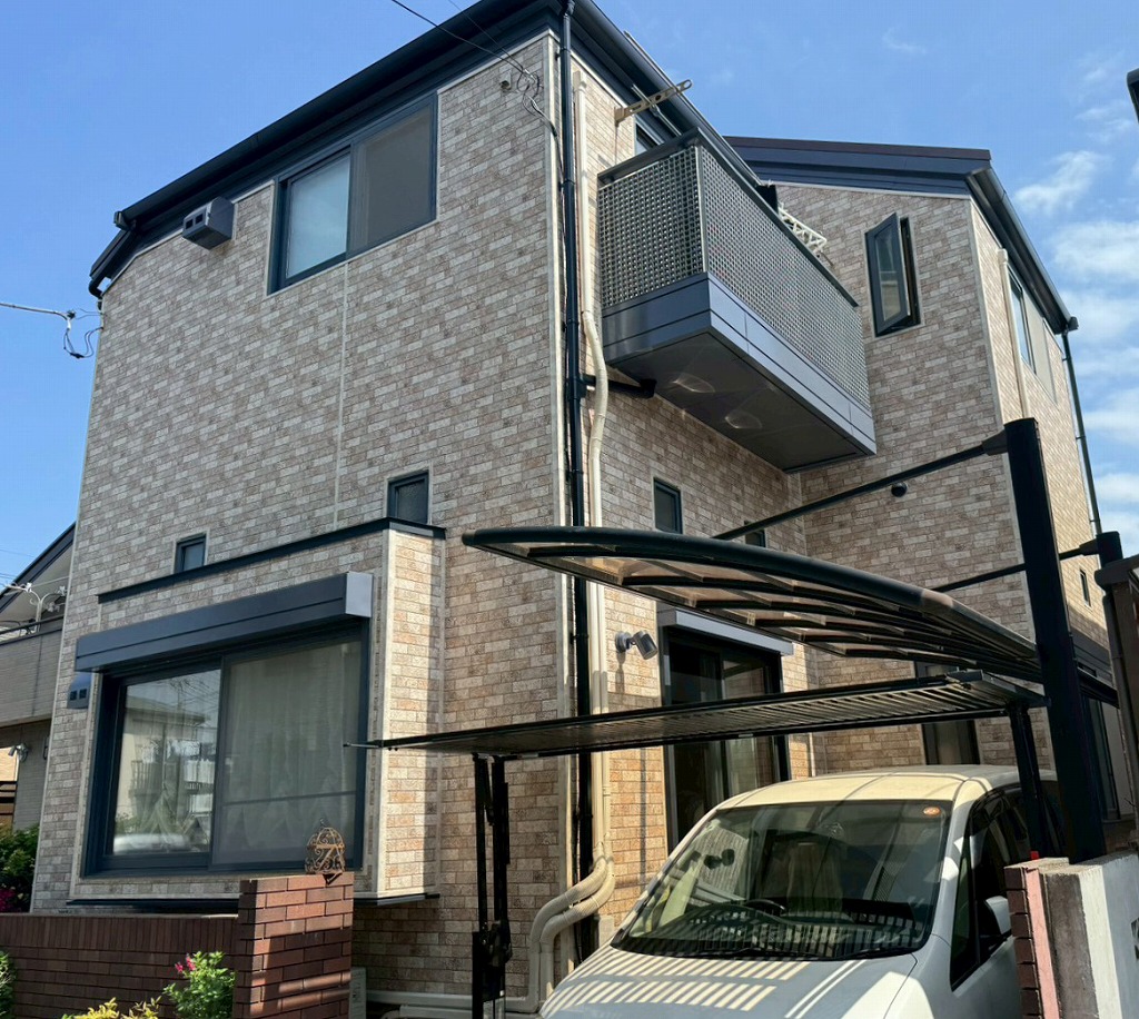 柏市新富町の家、施工後の外壁サイディングが際立っています