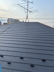 屋根上葺き工事の施工後の写真