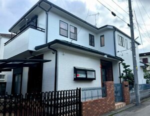 外壁塗装が完了した柏市豊四季の家、きれいな仕上がり